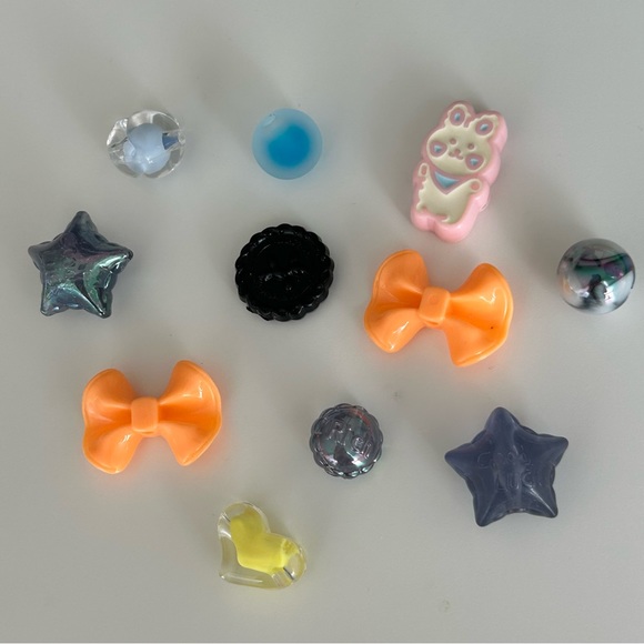 Assorted Fun Beads for Crafts - 11 pieces - Picture 1 of 16